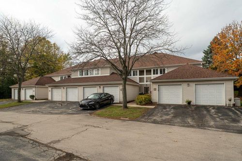 42-849 W Puetz Road, Oak Creek, WI, 53154 | Card Image