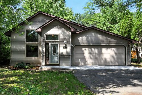 227 Glenmar Ave, Mahtomedi, MN, 55115-2064 | Card Image