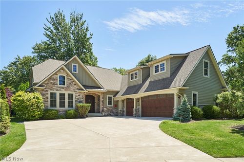 2781 Country Club Blvd, Rocky River, OH, 44116-2370 | Card Image