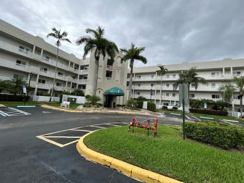 312-7775 Southampton Ter, Tamarac, FL, 33321-9114 | Card Image