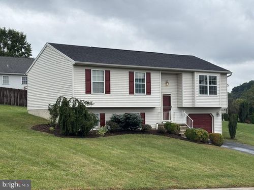 160 Asbury Ct, MOUNT WOLF, PA, 17347-9551 | Card Image