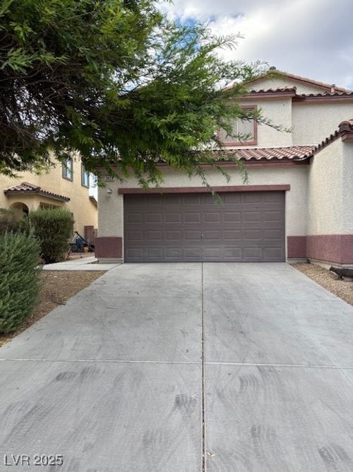 3828 Thomas Patrick Ave, North Las Vegas, NV, 89032-8938 | Card Image
