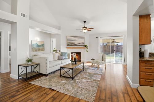 900 New Holland Dr, Brentwood, CA, 94513-2509 | Card Image