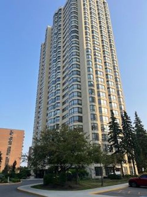 407-8 Lisa St, Brampton, ON, L6T4S6 | Card Image