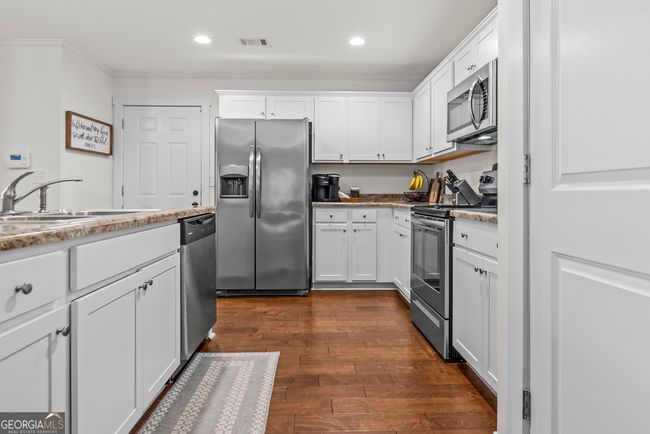 1081 Oak Hill Ln, House other with 3 bedrooms, 2 bathrooms and 2 parking in Madison GA | Image 14