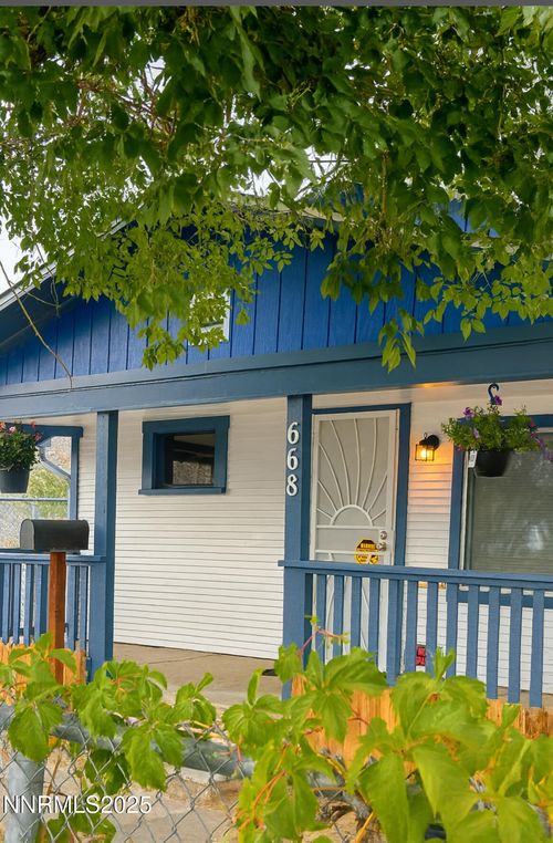 668 Spokane St, Reno, NV, 89512-3532 | Card Image