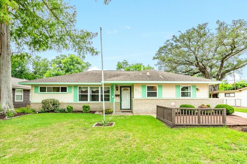 311 Carnation Street, Lake Jackson, TX, 77566 | Card Image