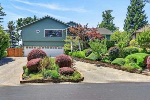 102 Puffer Way, Folsom, CA, 95630 | Card Image
