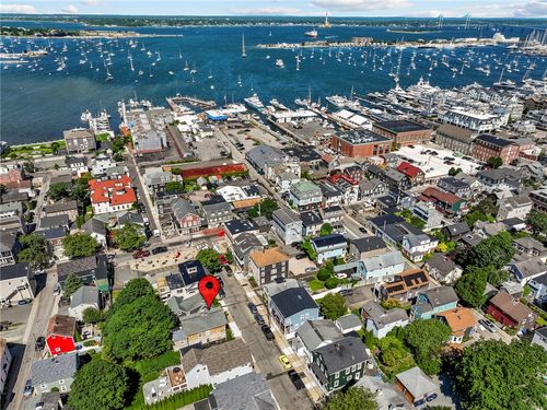 17 Dearborn St, Newport, RI, 02840-3407 | Card Image