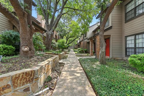 1202-9910 Royal Ln, Dallas, TX, 75231-1823 | Card Image