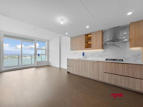 31xx-13778 100 Ave, Surrey, BC, V3T0V3 | Card Image