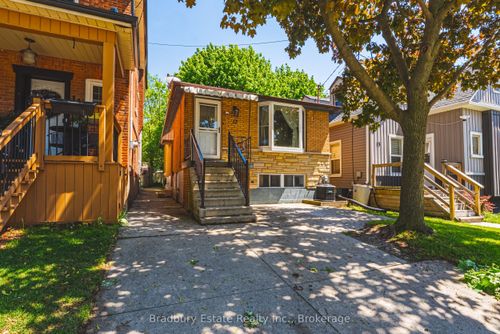 13 E 21st St, Hamilton, ON, L8V2T3 | Card Image