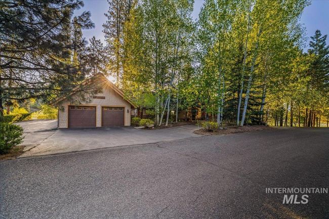 3872 Brookside Dr, House other with 6 bedrooms, 7 bathrooms and 6 parking in New Meadows ID | Image 5