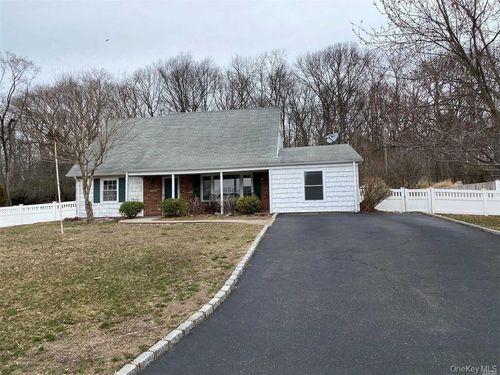 63 Hastings Dr, Stony Brook, NY, 11790-2338 | Card Image