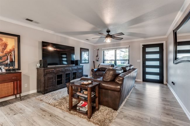 1338 Airline Dr, House other with 4 bedrooms, 3 bathrooms and null parking in Grapevine TX | Image 4
