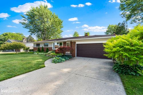 23702 Fenton St, Clinton Township, MI, 48036-2911 | Card Image