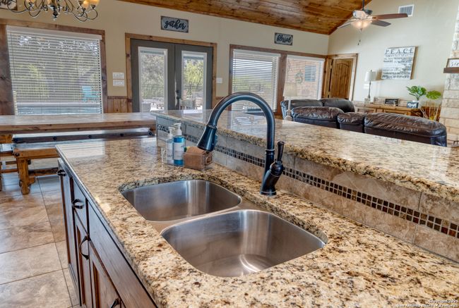 274 Mountain Laurel Ln, House other with 5 bedrooms, 6 bathrooms and null parking in Concan TX | Image 10