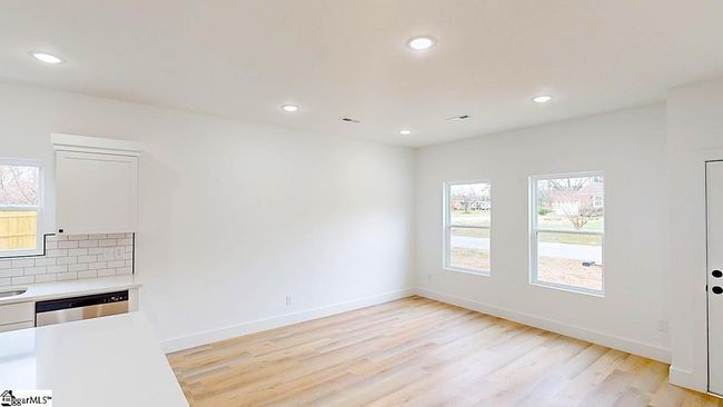 402 & 404 Sierra Rd, Home with 8 bedrooms, 6 bathrooms and null parking in Moore SC | Image 5