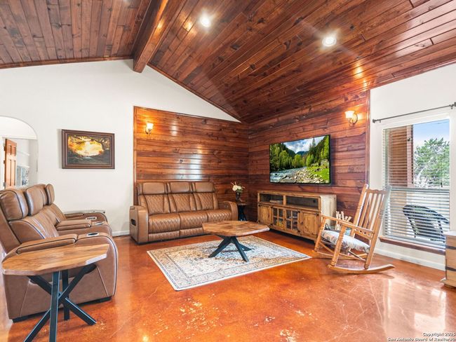 1131 Meadow Stream Dr, House other with 4 bedrooms, 2 bathrooms and null parking in Spring Branch TX | Image 9