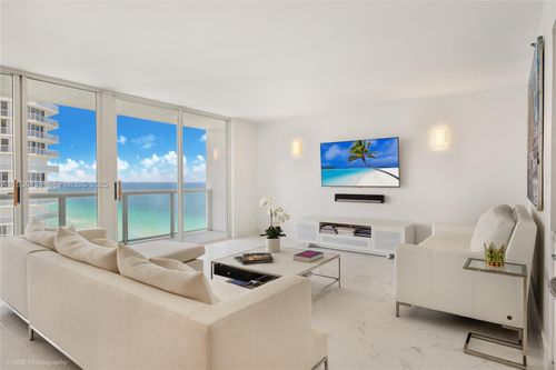 apt-2215-16425 Collins Ave, Sunny Isles Beach, FL, 33160-4543 | Card Image