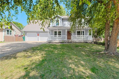620 Meadowlark Rd, Lansing, KS, 66043-1492 | Card Image