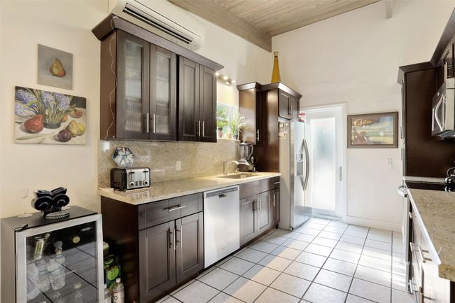 2912 Ne 27 Th St, House other with 2 bedrooms, 2 bathrooms and null parking in Lighthouse Point FL | Image 13