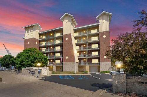 403-815 Wells St, South Haven, MI, 49090-8643 | Card Image