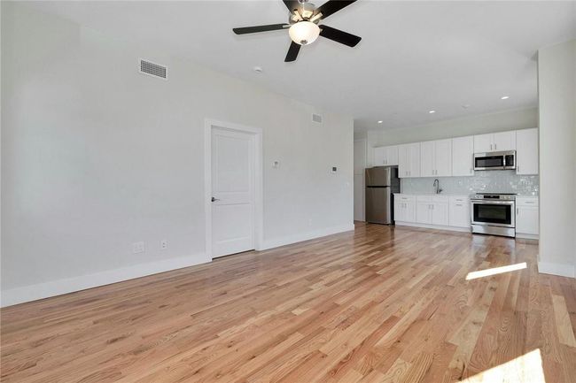 Living Room | Image 14