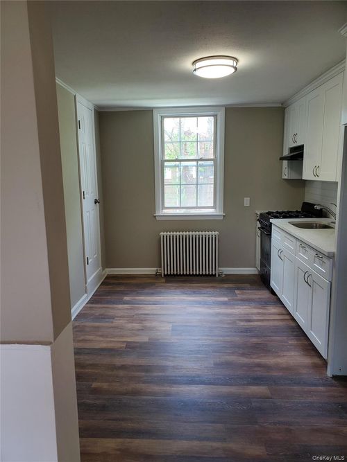 4-37 Maplewood Rd, Huntington Station, NY, 11746-3327 | Card Image