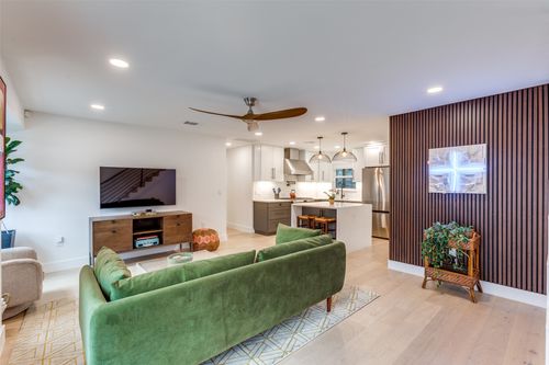 2209 Fair Oaks Dr, Austin, TX, 78745-2751 | Card Image