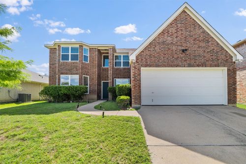 7000 Snowy Owl St, Arlington, TX, 76002-3378 | Card Image