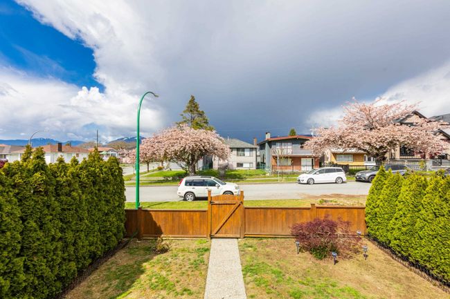 4608 Union Street, House other with 6 bedrooms, 2 bathrooms and 4 parking in Burnaby BC | Image 37