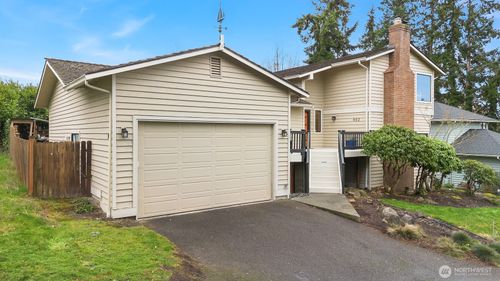 902 7th Ave S, Edmonds, WA, 98020-4014 | Card Image