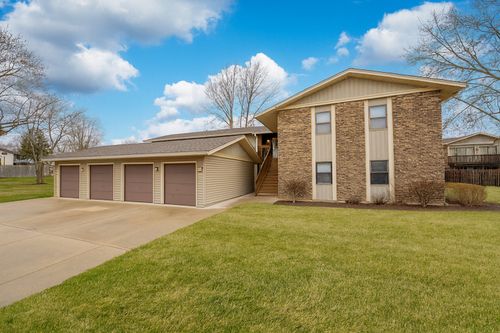 a-5850 Fresno Ct, Hanover Park, IL, 60133-5254 | Card Image