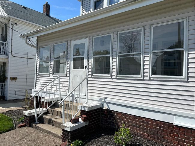 701 Polk St, House other with 4 bedrooms, 2 bathrooms and 2 parking in Sandusky OH | Image 5