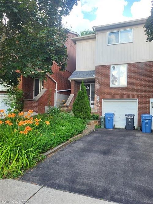 137 Dovercliffe Rd, Guelph, ON, N1G3A5 | Card Image