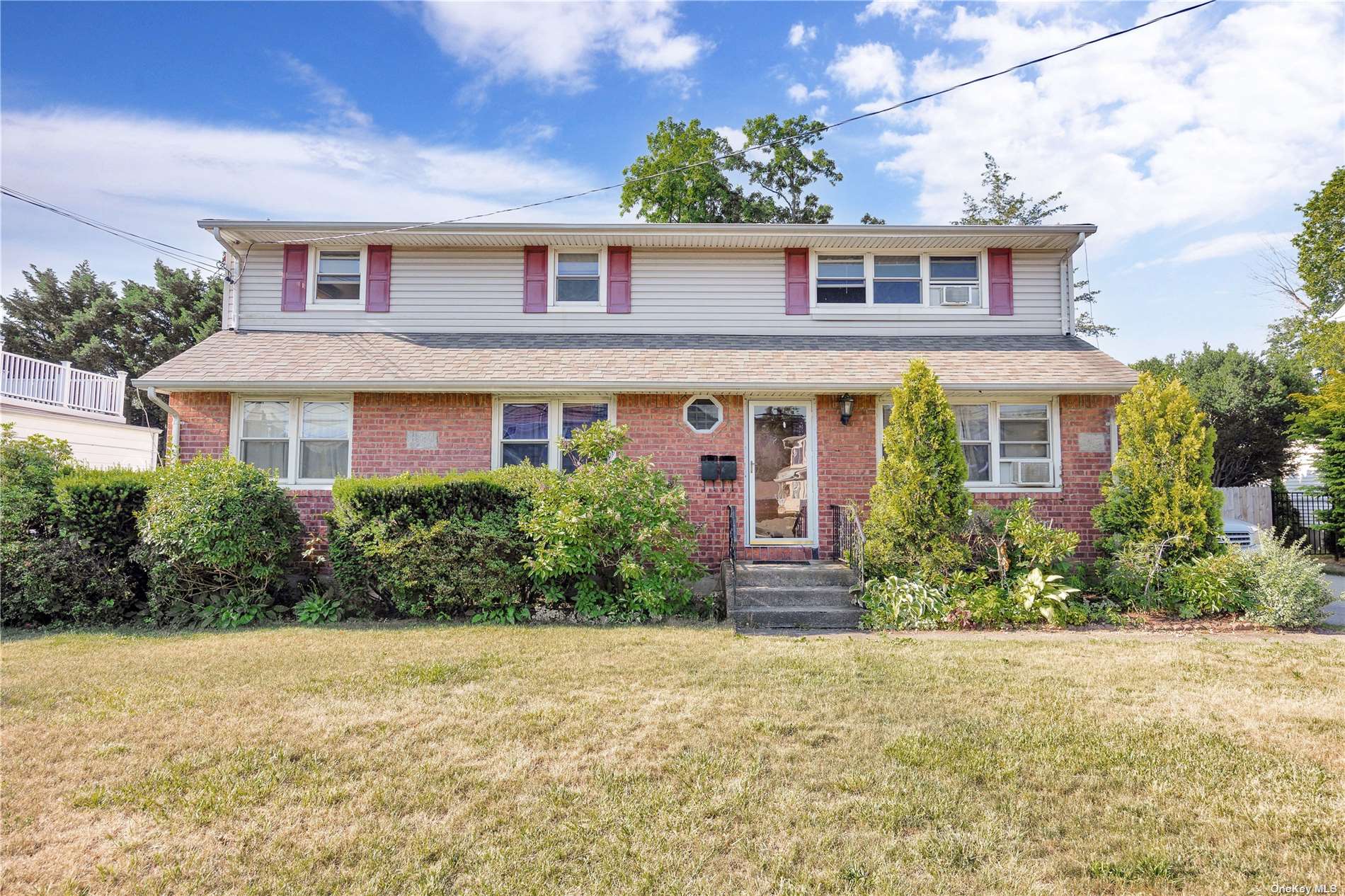 Conklin St, Farmingdale, NY 11735