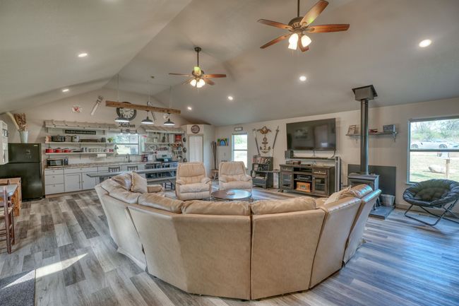 111 W Indian Bend Rd, House other with 2 bedrooms, 3 bathrooms and null parking in Llano TX | Image 7