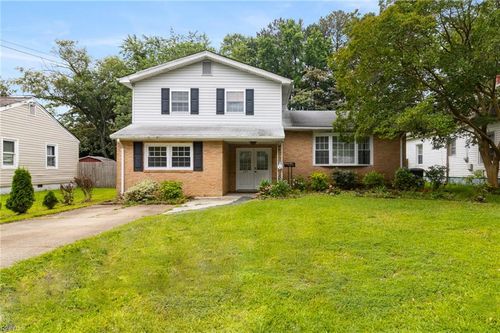 127 Robinson Dr, Newport News, VA, 23601-1836 | Card Image