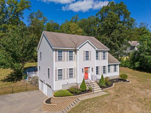 8 Sherman Dr, Raymond, NH, 03077-1858 | Card Image