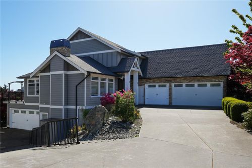 2287 Nicklaus Dr, Victoria, BC, V9B0L2 | Card Image