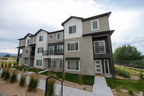 667 E 730 N, Hyrum, UT, 84319-3111 | Card Image