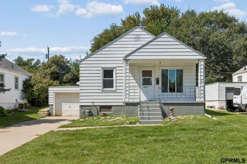 6044 S 36th Avenue, Omaha, NE, 68107 | Card Image
