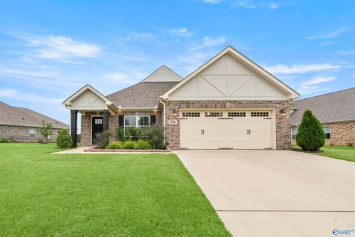 236 Dustin Ln Nw, Madison, AL, 35757-6971 | Card Image