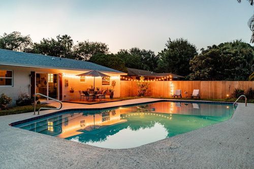 186 23rd Ave, Vero Beach, FL, 32962-2661 | Card Image