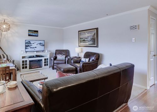 b-10-1420 48th St, Seaview, WA, 98644-2065 | Card Image