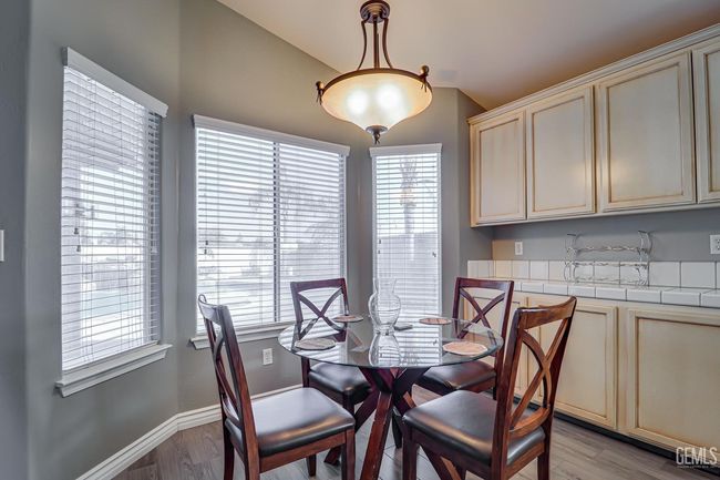 10207 Bay Colony Dr, House other with 3 bedrooms, 2 bathrooms and null parking in Bakersfield CA | Image 13