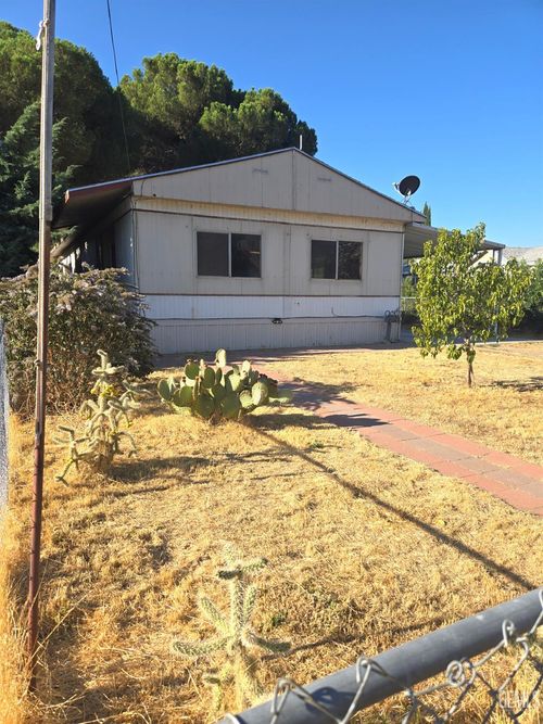 1642 Curran Ave, Lake Isabella, CA, 93240-9220 | Card Image