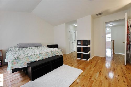 149 Meadow Ln, Nanuet, NY, 10954-5113 | Card Image