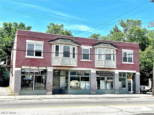 15557 Lake Shore Blvd, Cleveland, OH, 44110-1116 | Card Image